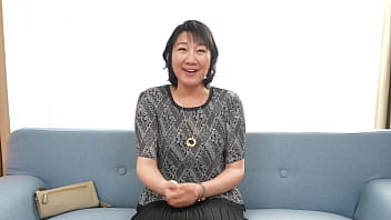 Hiroko Sekine的第一次拍摄:成熟妻子的感性之旅